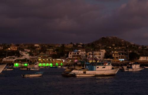 Puerto Banquerizo Moreno