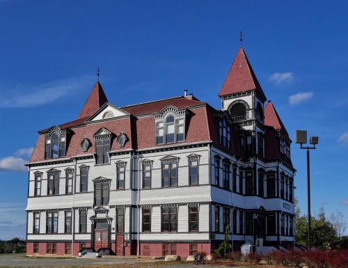 Lunenburg Academy